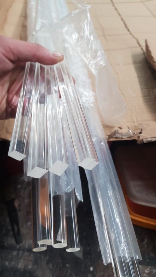  Квадратные акриловые стержни из оргстекла — прозрачные